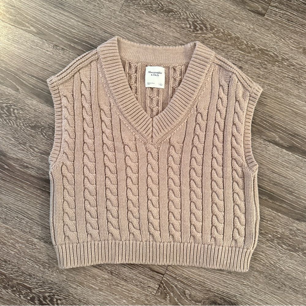 Abercrombie & Fitch Sweater Vest New